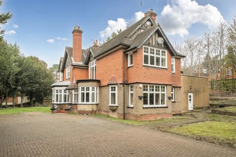 undefined, South Croydon CR2