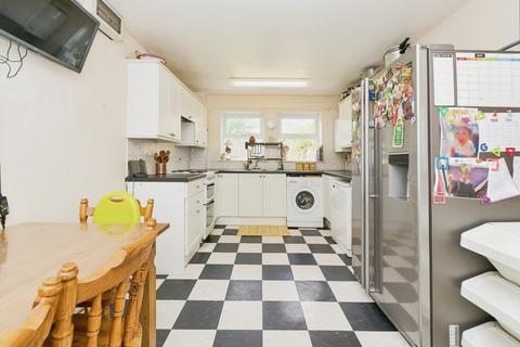 2 bedroom semi-detached house for sale, Loxwood Close, Feltham, TW14