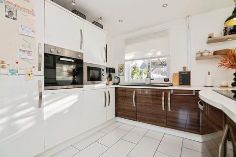 2 bedroom end of terrace house for sale, Wood Street, Wednesbury, WS10