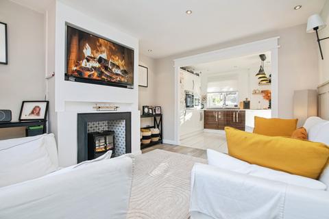 2 bedroom end of terrace house for sale, Wood Street, Wednesbury, WS10