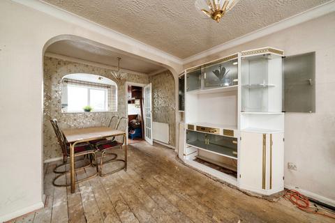Harlington Road West, Feltham, TW14