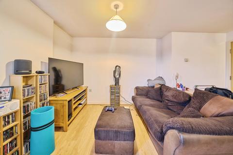 1 bedroom flat for sale, Chertsey Road, Feltham, TW13
