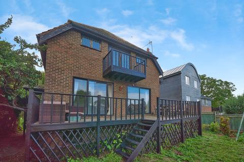 Friary Island, Wraysbury, TW19