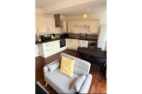 2 bedroom ground floor maisonette for sale, St. Judes Road, Egham, TW20