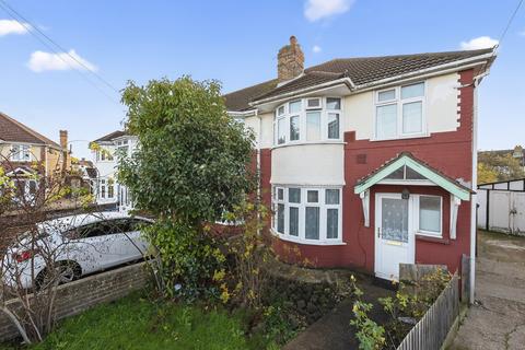 Meadowbank Gardens, Hounslow, TW5