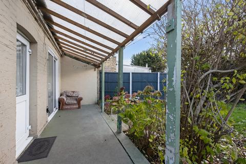3 bedroom semi-detached house for sale, Meadowbank Gardens, Hounslow, TW5