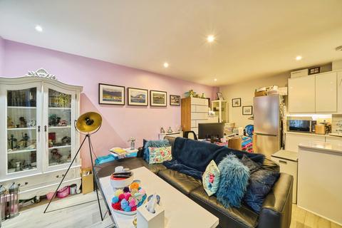 2 bedroom apartment for sale, 76 Sidmouth Avenue, Isleworth, TW7