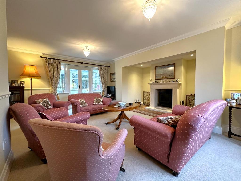 Generous Lounge 806