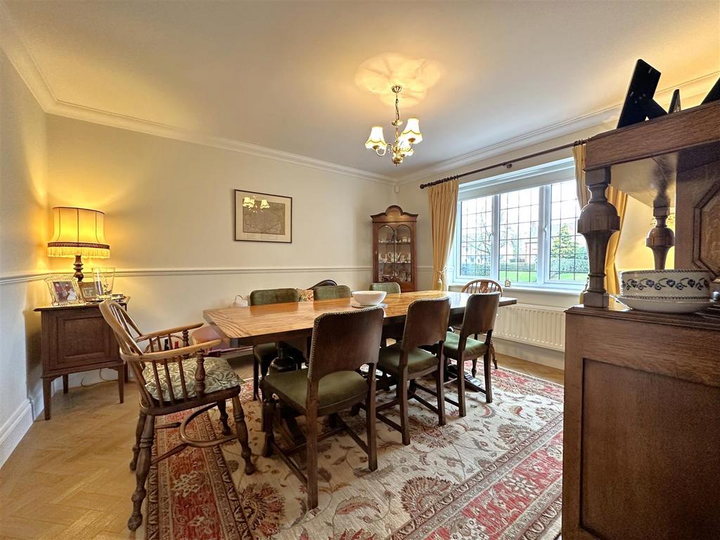 Dining Room 745