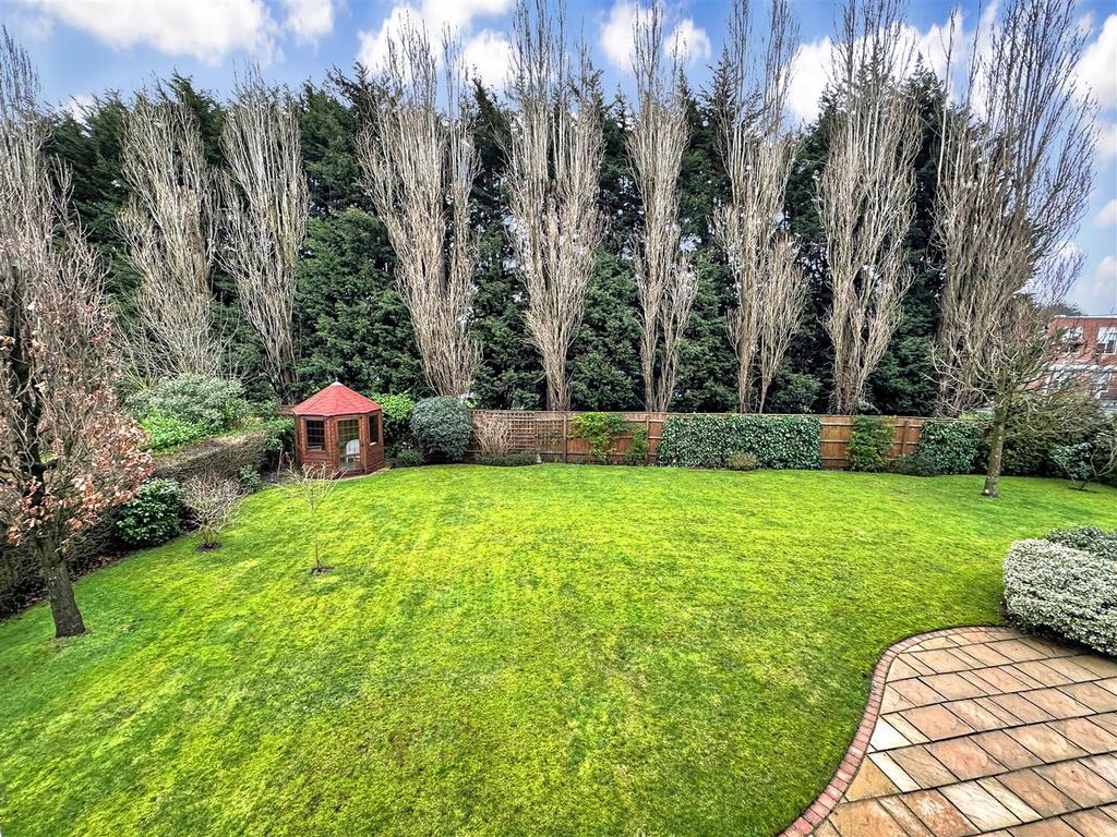 Highly Private Garden 668