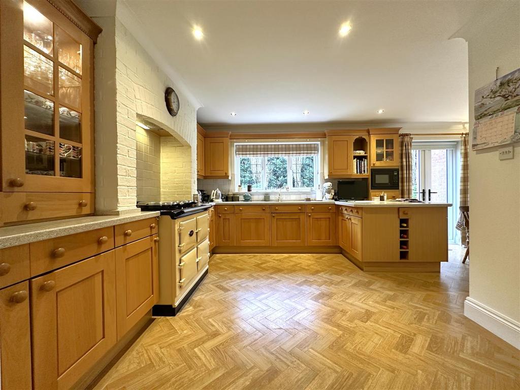 Granite Fitted Kitchen 749