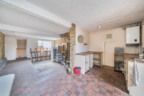 2 bedroom detached house for sale, Circle Gardens, Byfleet, KT14