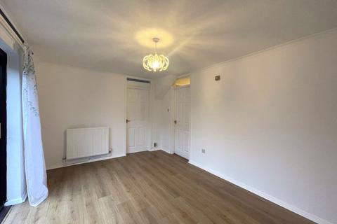 3 bedroom terraced house to rent, Brookfurlong, Ravensthorpe. Peterborough, PE3