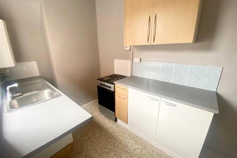 2 bedroom house to rent, Oakley Road, Leicester