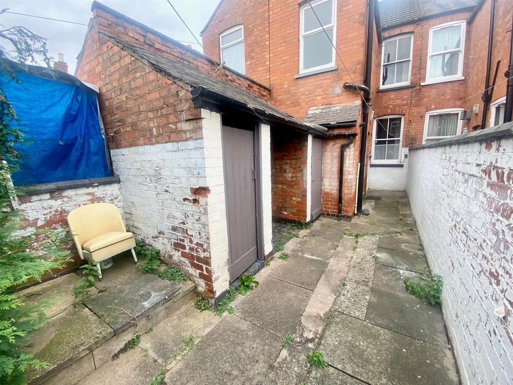 39 Oakley Road Garden 2.jpg