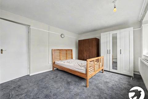2 bedroom flat to rent, Middle Street, Gillingham, Kent, ME7