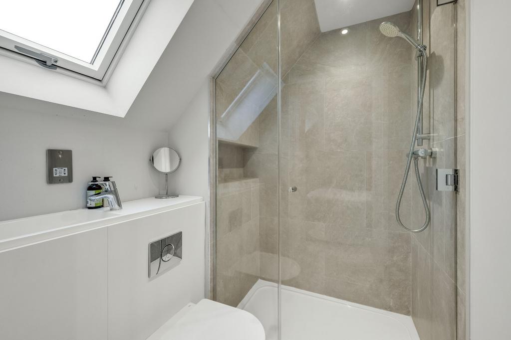 Bedroom Two En Suite