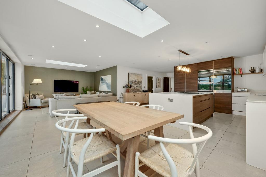 Kitch/Dining/Family