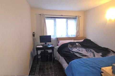 2 bedroom flat for sale, Maltby Drive, Enfield, EN1