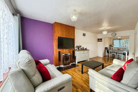 3 bedroom semi-detached house for sale, Horseshoe Close, Surrey GU15