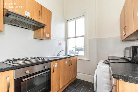 1 bedroom in a house share to rent, Powis Grove, Brighton