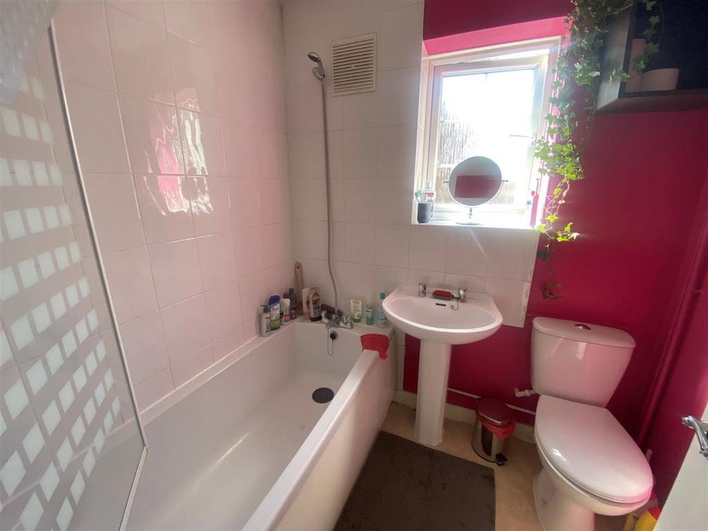 Bathroom.jpg