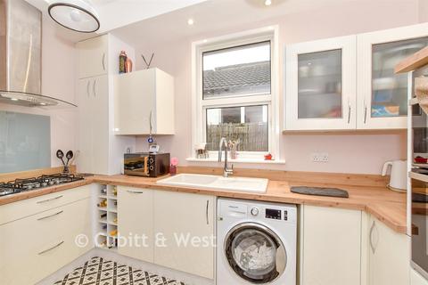 2 bedroom terraced house for sale, Station Road, Portsmouth PO3
