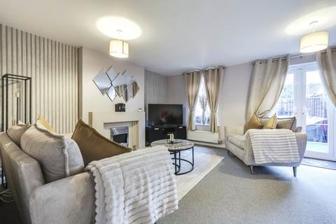 3 bedroom end of terrace house for sale, Oaklands Road, Rodley, Leeds, West Yorkshire, LS13