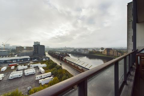 undefined, 9/2, 202 Elliot Street, Glasgow