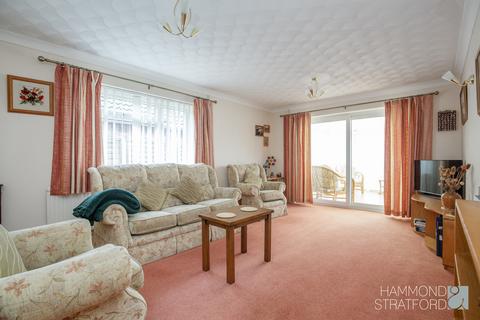 3 bedroom detached bungalow for sale, New Road, Hethersett