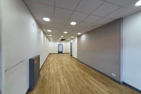 Retail property (high street) to rent, 197 High St Epping CM16 4BL