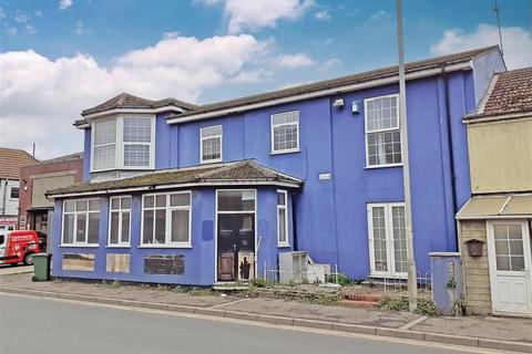 Retail property (high street) for sale, 20-21 Southgates Rd Great Yarmouth NR30 3LJ