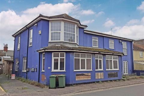 Retail property (high street) for sale, 20-21 Southgates Rd Great Yarmouth NR30 3LJ