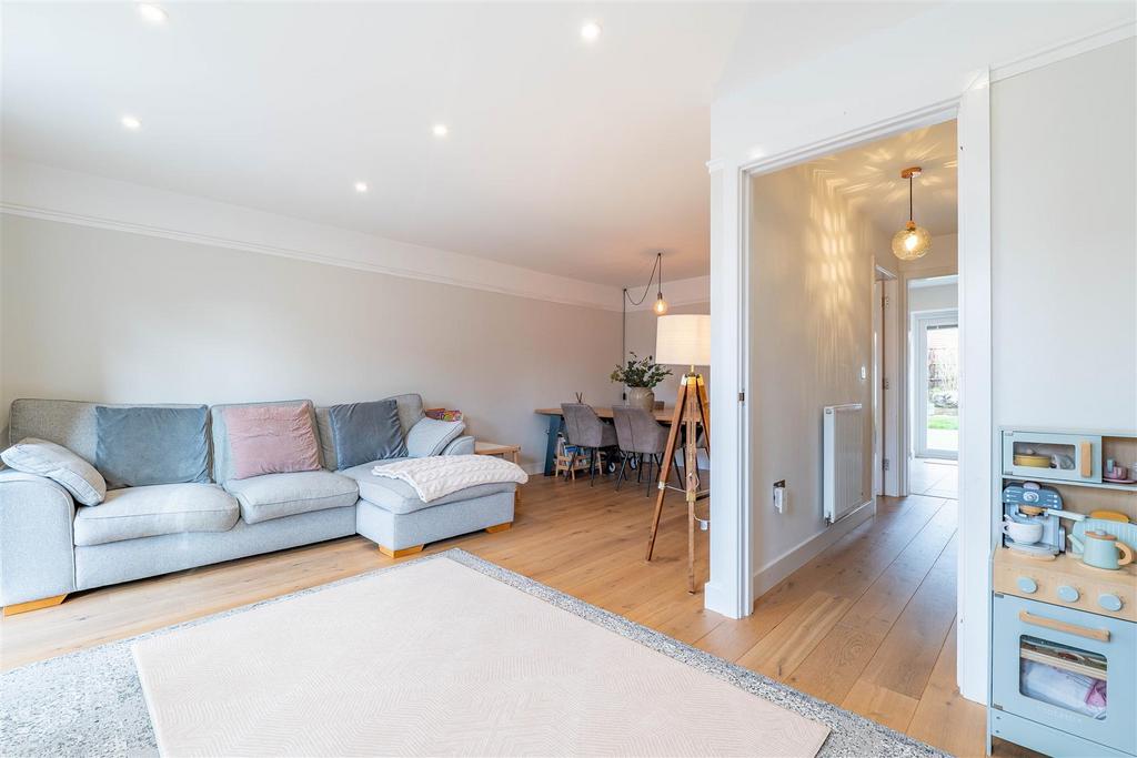 Lounge/Dining Room