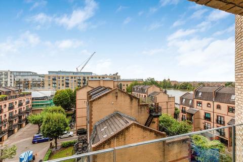 2 bedroom flat for sale, Crisp Road, London W6