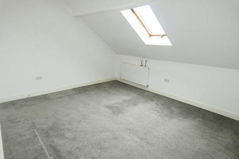 2 bedroom flat to rent, Annesley Road, Hucknall, NG15