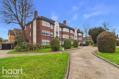 Hill Court, Romford, RM1 3DA