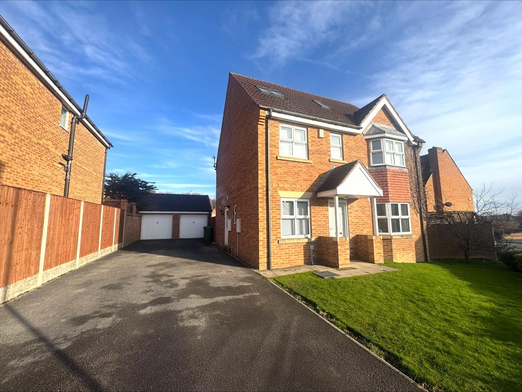 6 Bedroom Detatched