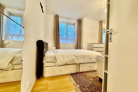 3 bedroom flat share to rent, Share Flat (3 bedroom), Taylor Court, Dorman Way, Swiss Cottage