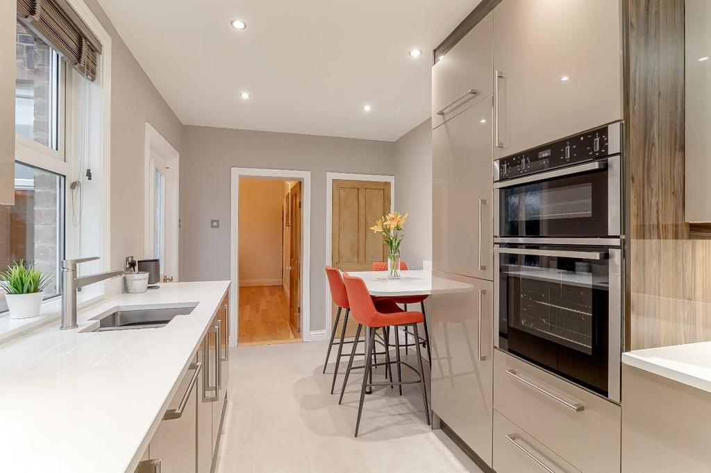 Breakfast Kitchen - E.jpg