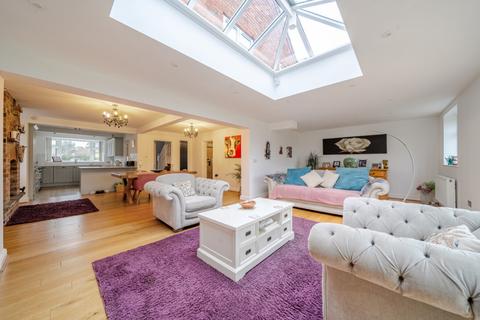 4 bedroom detached house for sale, Low Road, Barrowby, Grantham, Lincolnshire, NG32