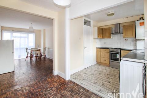 3 bedroom house to rent, Pennine Way, Harlington, Middlesex