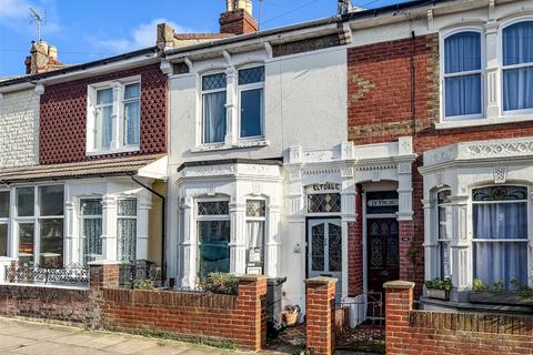 Lynton Grove, Baffins