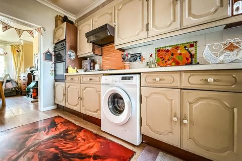 3 bedroom terraced house for sale, Lynton Grove, Baffins