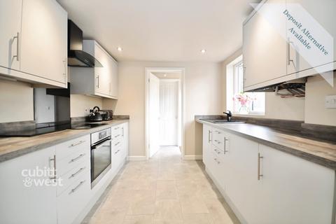 3 bedroom semi-detached house to rent, Malthouse Road, Crawley, RH10