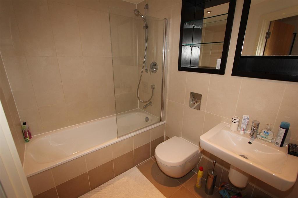 Bathroom.JPG