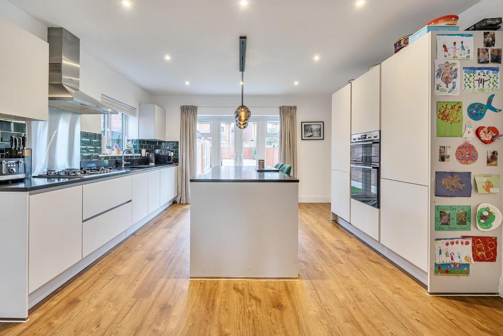 Kitchen/Dining room/Family room