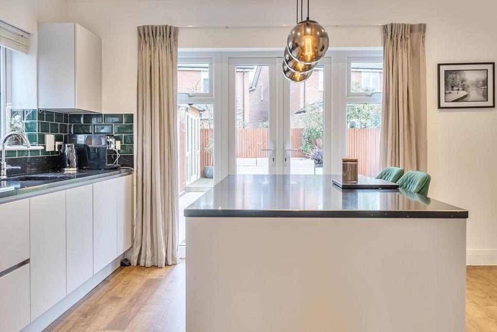 Kitchen/Dining room/Family room