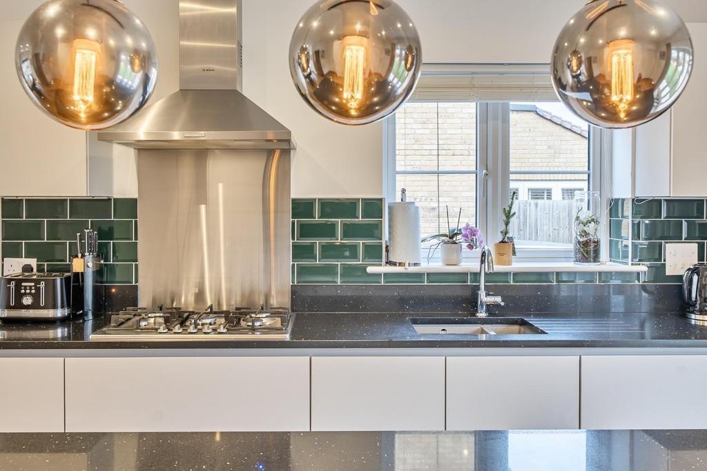 Kitchen/Dining room/Family room