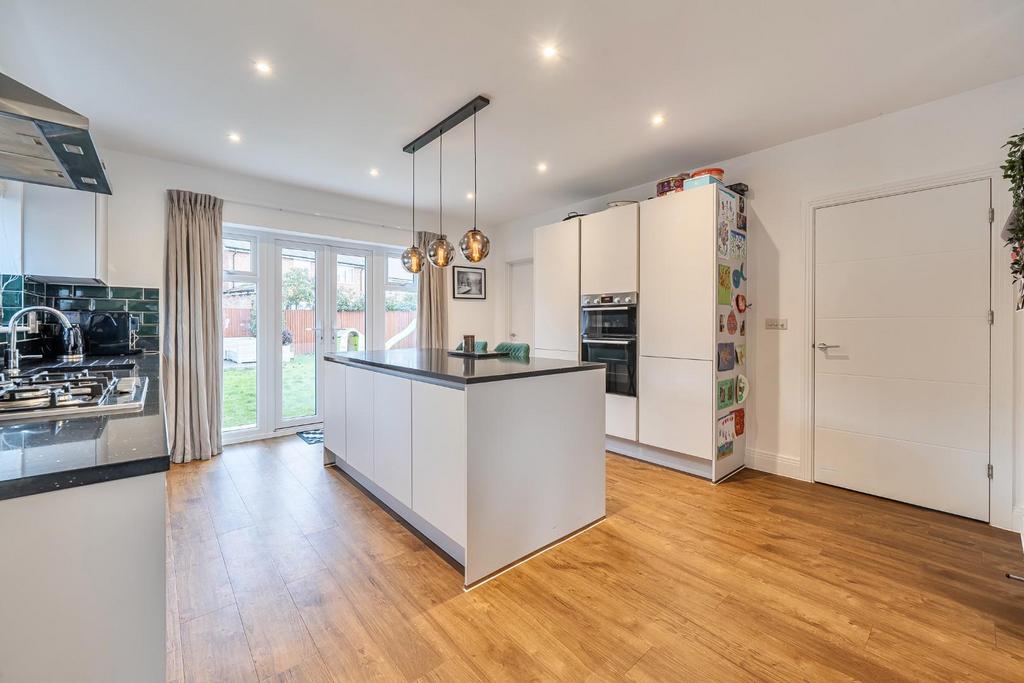 Kitchen/Dining room/Family room